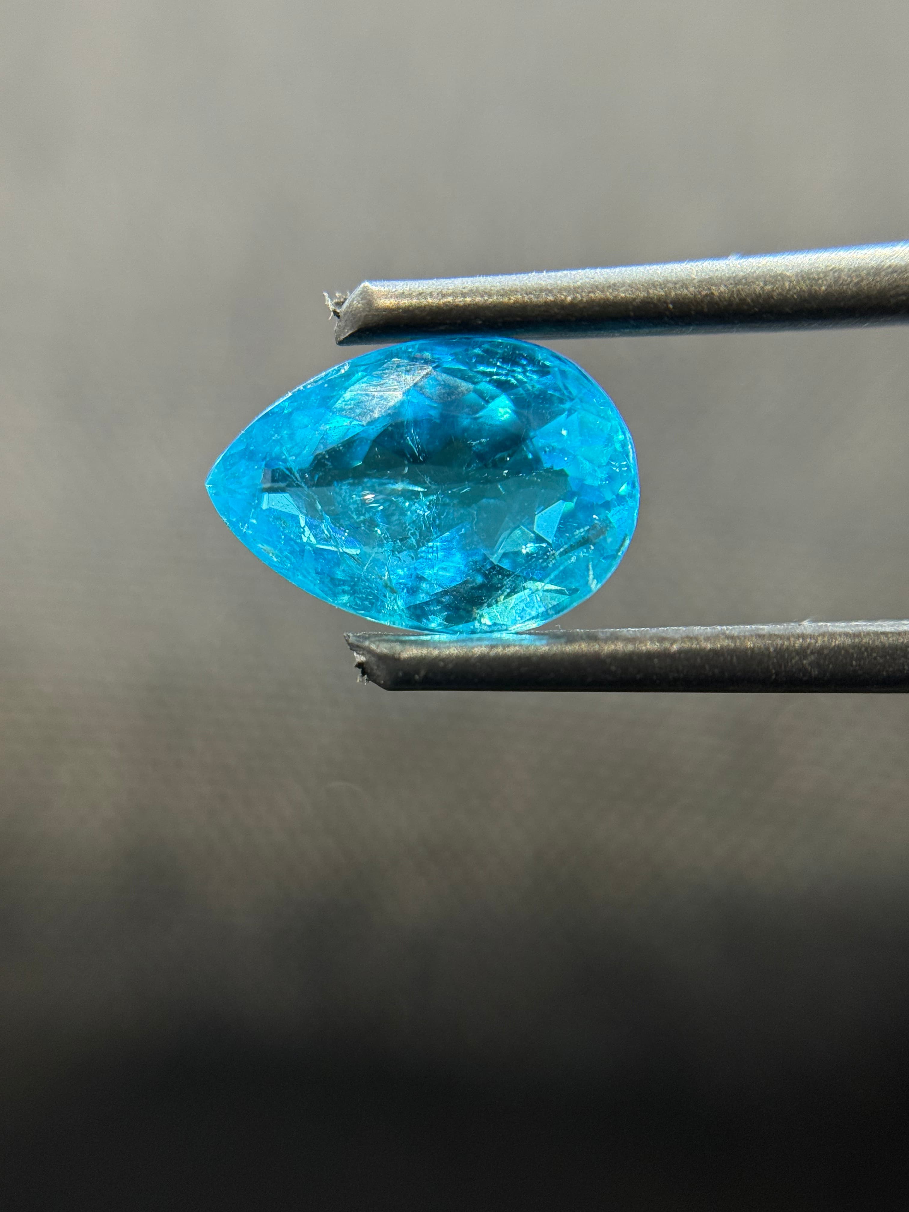 2.67 carat greenish blue oval Ethiopian copper-bearing Paraiba tourmaline, face-up view